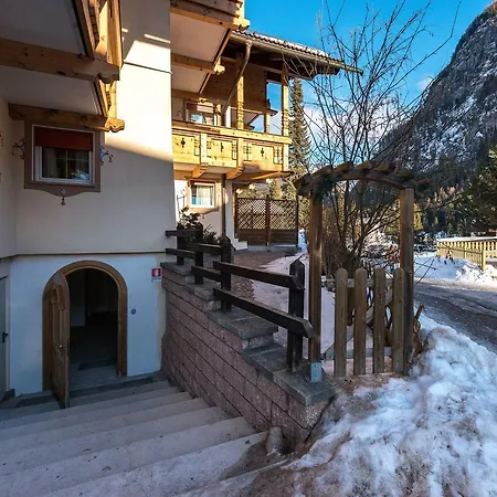 Ladina * Campitello di Fassa