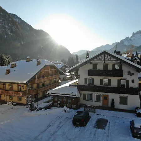 Ladina * Campitello di Fassa